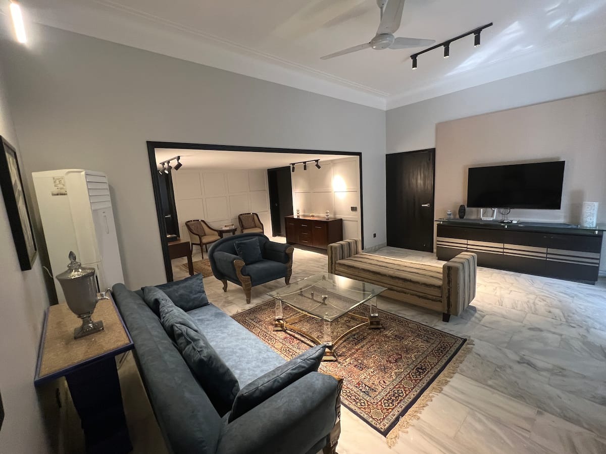 7 Bedroom Villa in Dhoraji