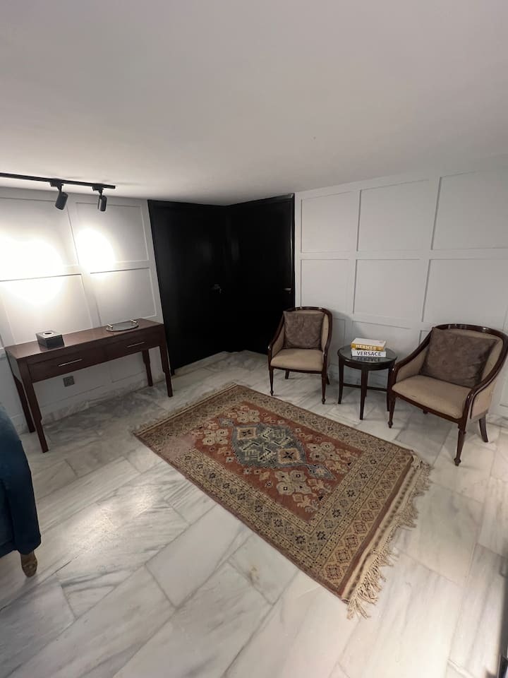 7 Bedroom Villa in Dhoraji