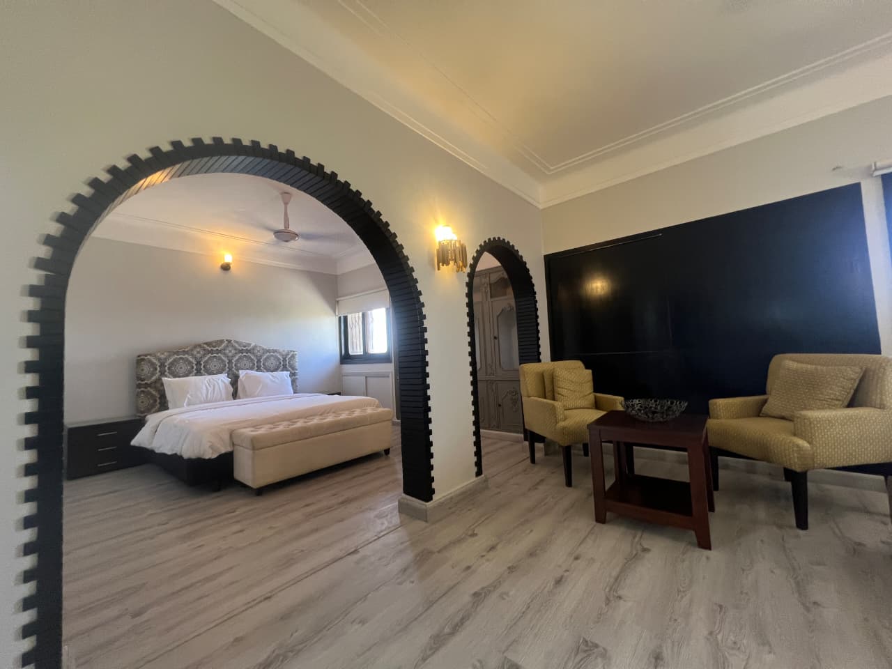 10 Bedroom Near Aga Khan, Dhoraji