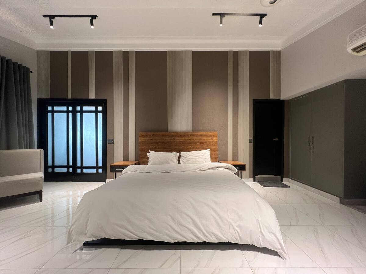 1 Bedroom Master Suite in Dhoraji (Aga Khan)