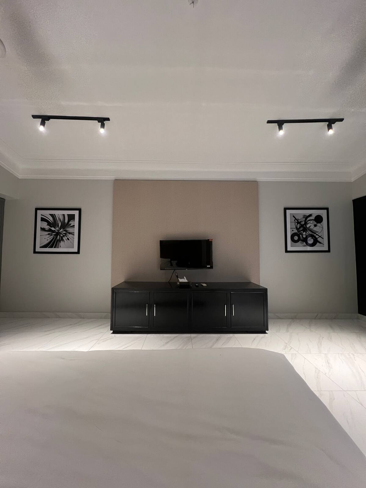 1 Bedroom Master Suite in Dhoraji (Aga Khan)